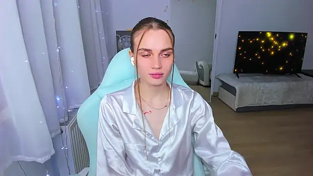 StellaLawless online show from 12-19-24, 07:40