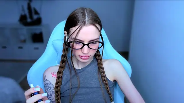 StellaLawless online show from 10-11-25, 12:15