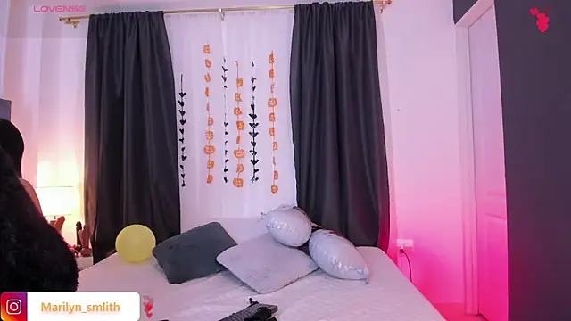 Snapshot of MarilynSmIith chatting on 10-10-25, 11:42 MarilynSmIith online show from 10-10-25, 11:42