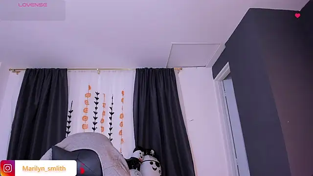 Snapshot of MarilynSmIith chatting on 10-21-25, 11:44 MarilynSmIith online show from 10-21-25, 11:44