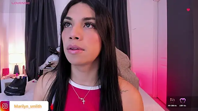 Snapshot of MarilynSmIith chatting on 10-26-25, 12:11 MarilynSmIith online show from 10-26-25, 12:11