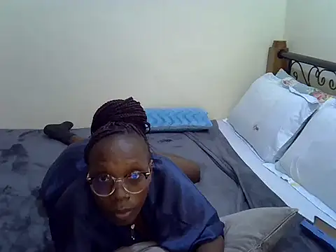 Sweet Bear online show from 10-12-25, 05:56