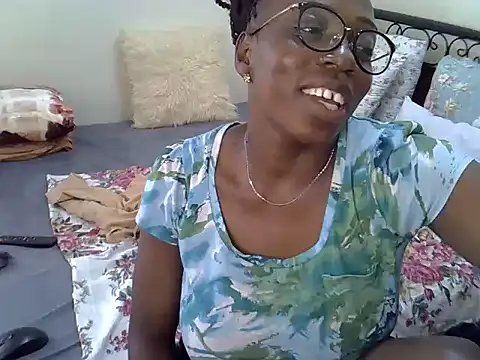 Snapshot of Sweet_Bear chatting on 04-10-26, 10:20 Sweet Bear online show from 04-10-26, 10:20