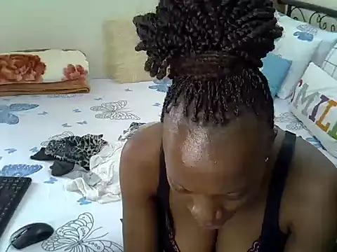 Snapshot of Sweet_Bear chatting on 04-16-26, 11:00 Sweet Bear online show from 04-16-26, 11:00