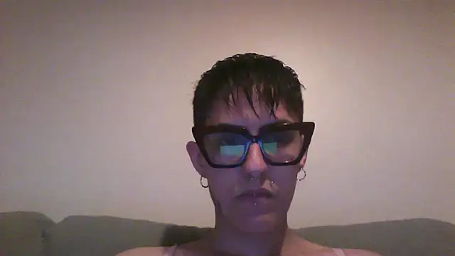 Snapshot of nickfxx chatting on 10-25-25, 10:59 nickfxx online show from 10-25-25, 10:59