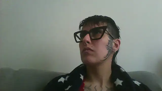 Snapshot of nickfxx chatting on 10-26-25, 06:47 nickfxx online show from 10-26-25, 06:47