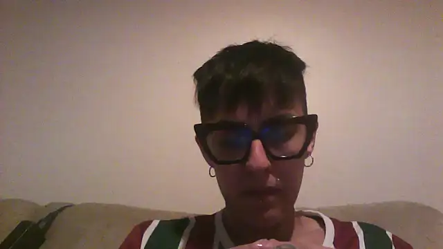 Snapshot of nickfxx chatting on 11-09-25, 10:08 nickfxx online show from 11-09-25, 10:08