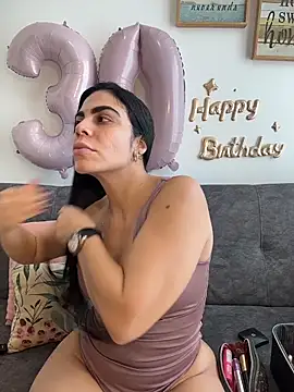 valecruz903 online show from 11-07-25, 04:51