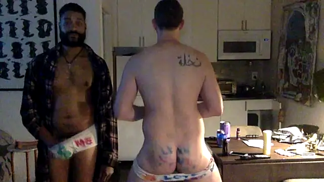 Snapshot of TheOnlyTwinTowers chatting on 03-16-26, 05:44 TheOnlyTwinTowers online show from 03-16-26, 05:44