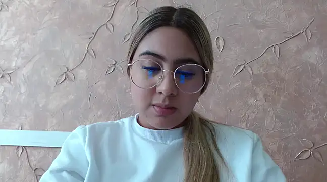 Miabonnett  online show from 01-15-25, 04:11