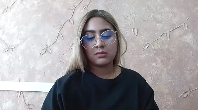 Miabonnett  online show from 01-16-25, 04:50