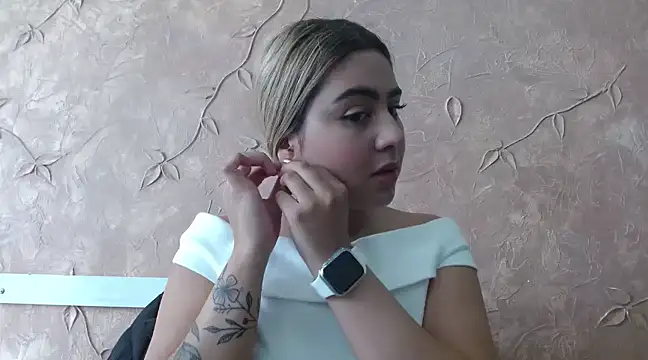 Miabonnett  online show from 01-18-25, 01:40