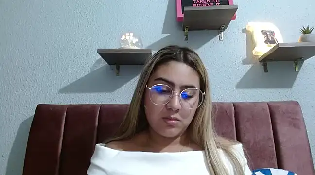 Miabonnett  online show from 01-18-25, 10:39