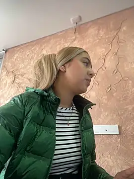 Miabonnett  online show from 10-18-25, 12:06