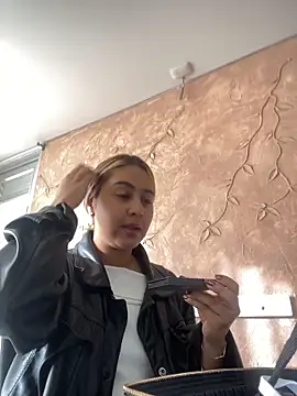 Miabonnett  online show from 11-26-25, 12:17