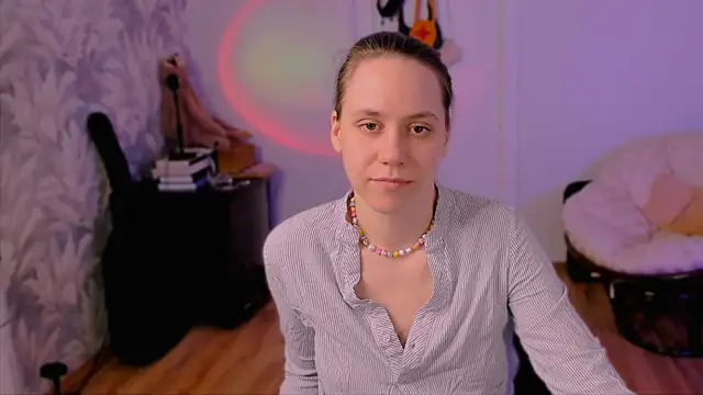 Snapshot of Malinax chatting on 03-03-26, 01:06 Malinax online show from 03-03-26, 01:06