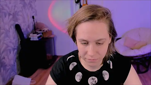 Snapshot of Malinax chatting on 03-08-26, 01:37 Malinax online show from 03-08-26, 01:37