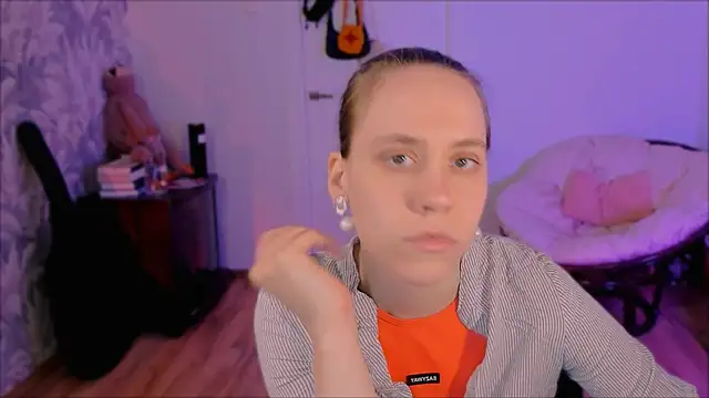 Snapshot of Malinax chatting on 04-04-26, 01:52 Malinax online show from 04-04-26, 01:52