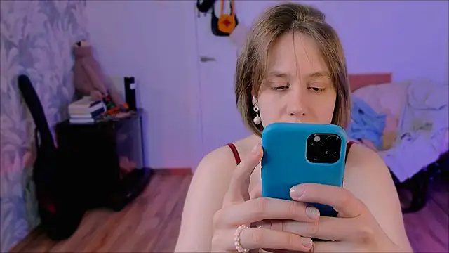 Snapshot of Malinax chatting on 04-10-26, 01:49 Malinax online show from 04-10-26, 01:49