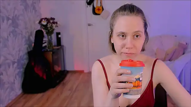 Snapshot of Malinax chatting on 04-15-26, 01:51 Malinax online show from 04-15-26, 01:51