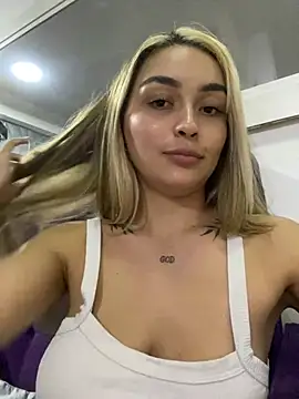 Snapshot of emma_oxford chatting on 02-04-25, 11:49 emma oxford online show from 02-04-25, 11:49