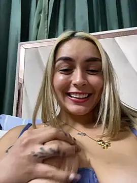 Snapshot of emma_oxford chatting on 02-07-25, 05:52 emma oxford online show from 02-07-25, 05:52