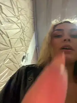 Snapshot of emma_oxford chatting on 02-20-25, 08:36 emma oxford online show from 02-20-25, 08:36