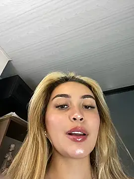 Snapshot of emma_oxford chatting on 02-26-25, 05:42 emma oxford online show from 02-26-25, 05:42