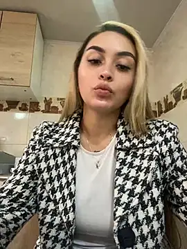 Snapshot of emma_oxford chatting on 02-27-25, 08:09 emma oxford online show from 02-27-25, 08:09