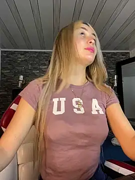 Snapshot of emma_oxford chatting on 03-10-25, 08:45 emma oxford online show from 03-10-25, 08:45