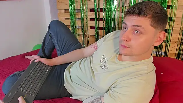 Snapshot of jordanscott20 chatting on 03-18-25, 02:58 jordanscott20 online show from 03-18-25, 02:58