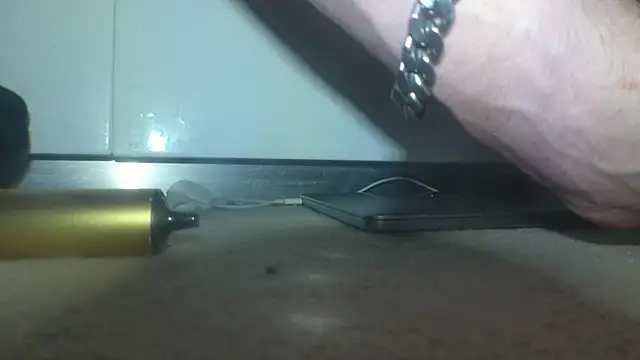 Snapshot of stenzxx chatting on 10-24-25, 02:13 stenzxx online show from 10-24-25, 02:13