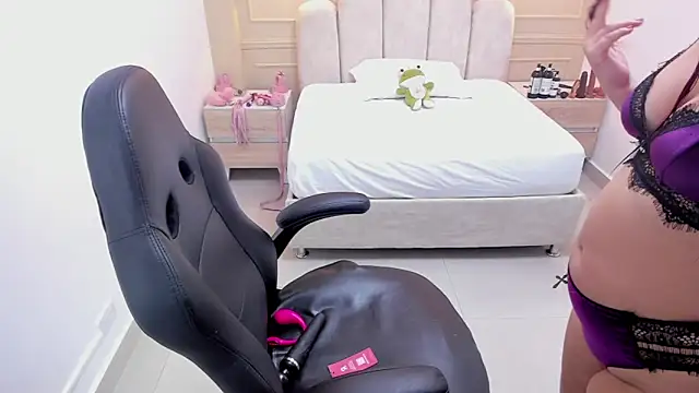 MADISON ROWAN1 online show from 03-07-26, 02:52