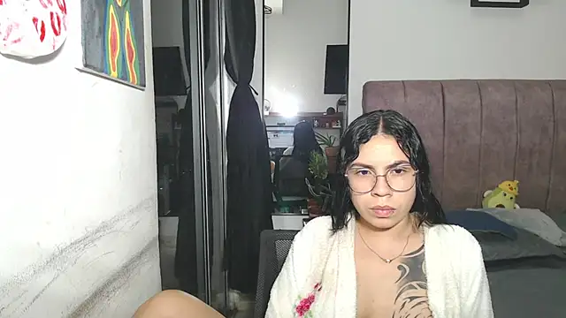 Liza Thurner online show from 09-25-25, 03:32