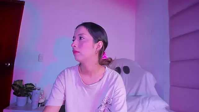 little-Emma online show from 10-11-25, 03:06