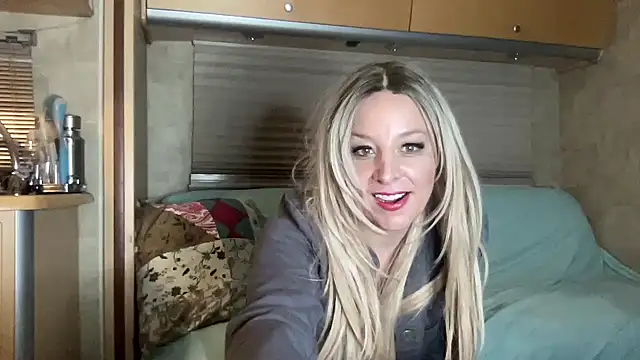 MonroeLoves online show from 12-15-25, 05:01