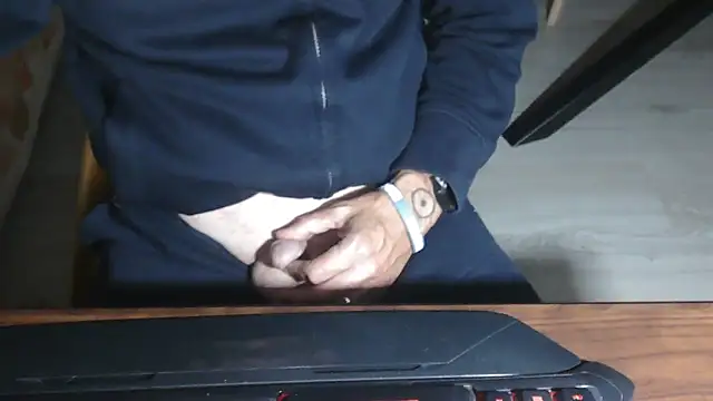 Adri gard online show from 10-13-25, 08:42