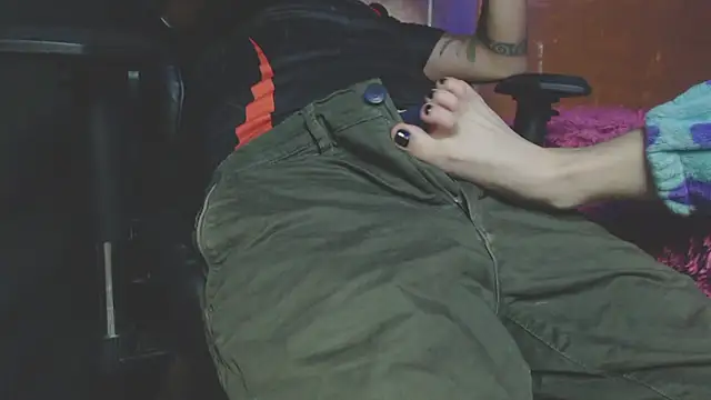 OldManAndGirlishLady online show from 01-08-25, 02:25