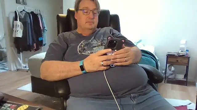 Snapshot of wvalentino chatting on 02-07-25, 10:20 wvalentino online show from 02-07-25, 10:20