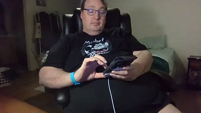 Snapshot of wvalentino chatting on 02-10-25, 04:52 wvalentino online show from 02-10-25, 04:52