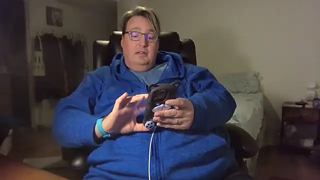 Snapshot of wvalentino chatting on 02-13-25, 04:54 wvalentino online show from 02-13-25, 04:54