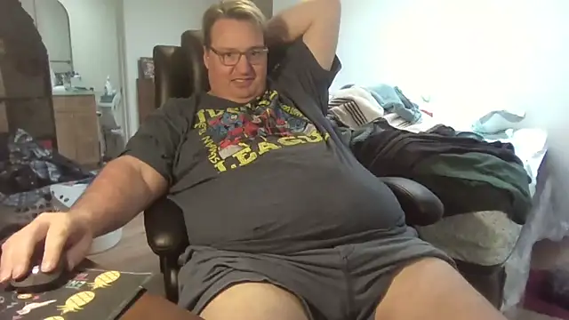 Snapshot of wvalentino chatting on 09-14-25, 11:04 wvalentino online show from 09-14-25, 11:04