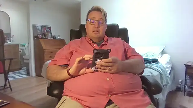 Snapshot of wvalentino chatting on 10-17-25, 10:34 wvalentino online show from 10-17-25, 10:34