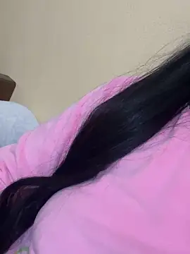 Snapshot of Evelyn_Moon chatting on 01-12-25, 04:18 Evelyn Moon online show from 01-12-25, 04:18