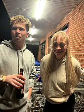 Snapshot of NickyGold_Official chatting on 11-01-25, 06:43 NickyGold Official online show from 11-01-25, 06:43