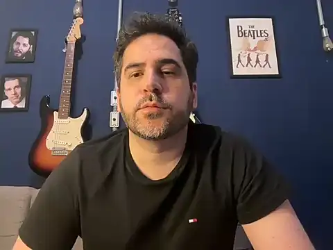 Snapshot of hotsafadinho chatting on 03-10-25, 03:45 hotsafadinho online show from 03-10-25, 03:45