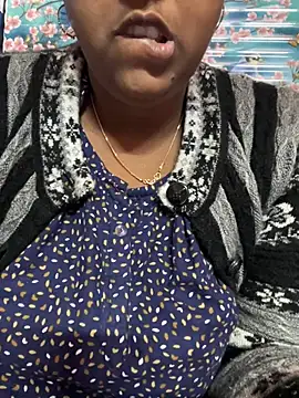 Snapshot of Beauty-queen chatting on 12-31-24, 04:46 Beauty-queen online show from 12-31-24, 04:46