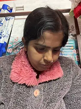 Snapshot of Beauty-queen chatting on 01-01-25, 10:32 Beauty-queen online show from 01-01-25, 10:32