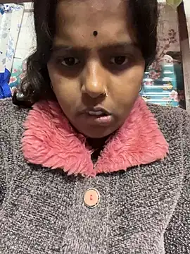 Snapshot of Beauty-queen chatting on 01-02-25, 04:35 Beauty-queen online show from 01-02-25, 04:35