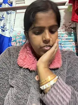 Snapshot of Beauty-queen chatting on 01-04-25, 08:06 Beauty-queen online show from 01-04-25, 08:06